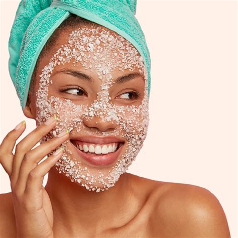 The Power of Exfoliation: Achieving a Smooth Complexion with the Magic Exfoliating Sqonge